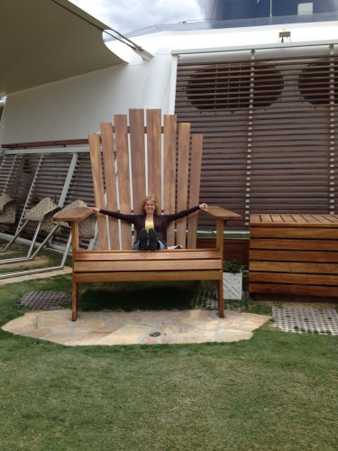 393_Lyne_grosse_chaise