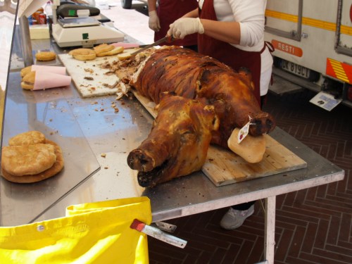 En parlant de manger, avez-vous faim? Celui-ci semble vouloir rire de moi...