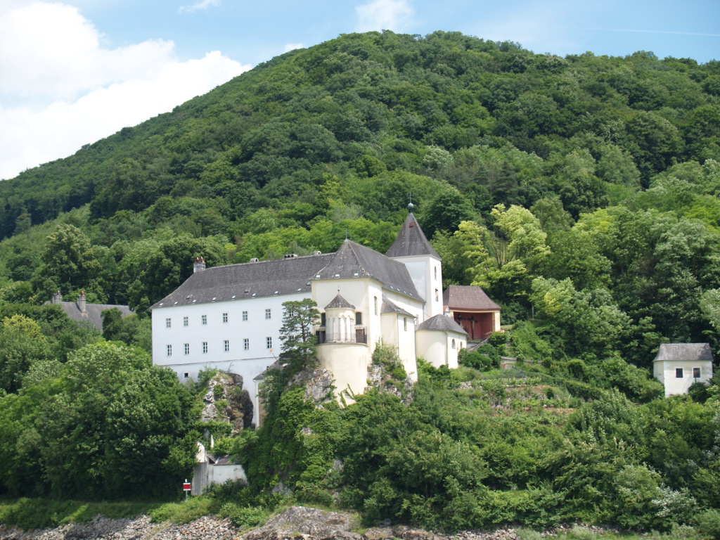 Le château où l'impératrice, enfant, observait les bateaux du haut de son balcon.